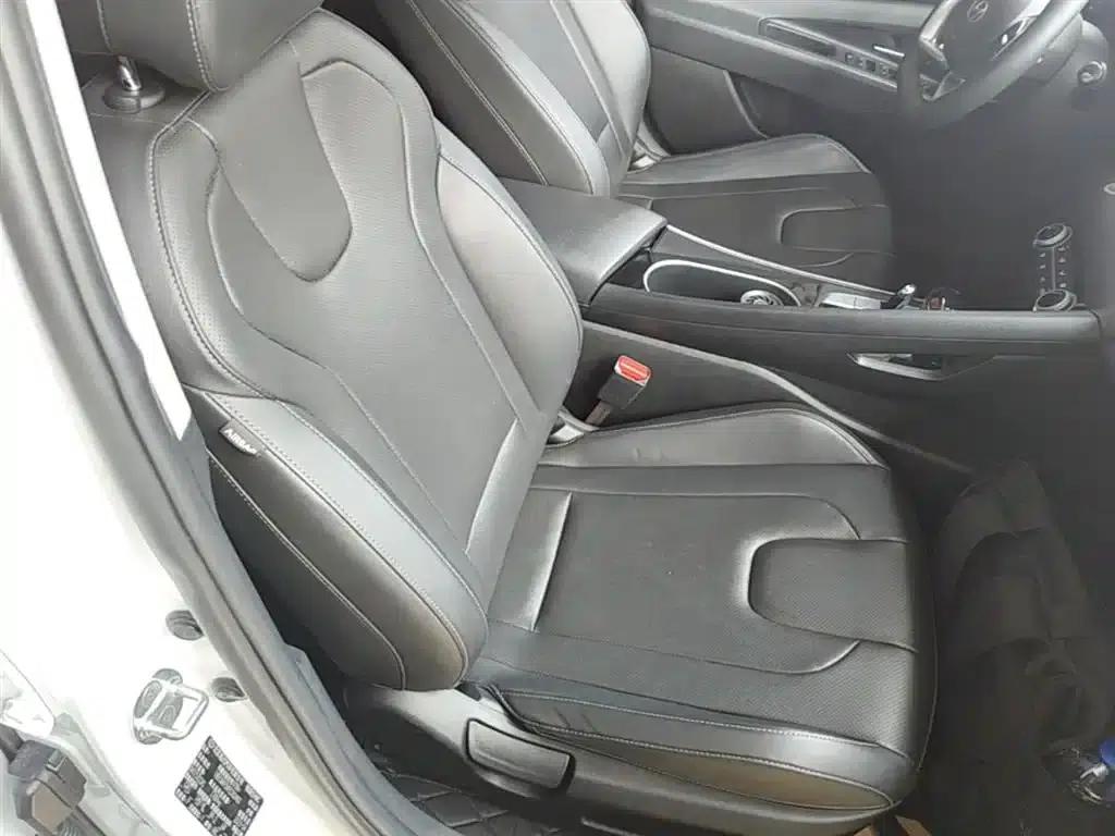 Hyundai Elantra 2022 1.5L CVT GLX Elite Edition — миниатюра 25