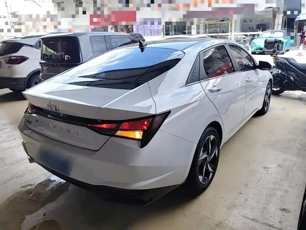 Hyundai Elantra 2022 1.5L CVT GLX Elite Edition — миниатюра 7