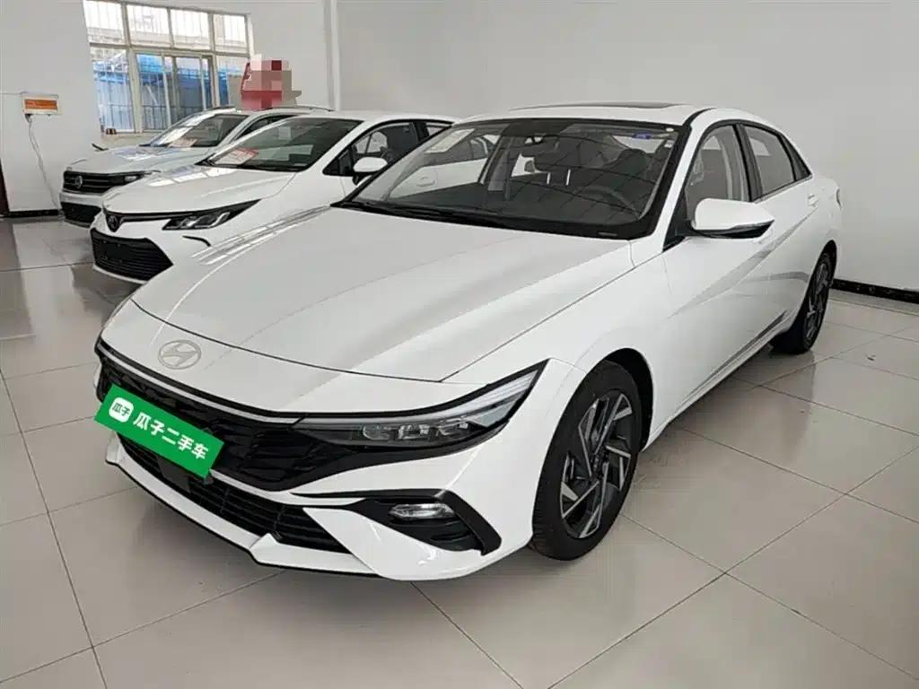 Hyundai Elantra 2023 1.5L CVT GLX Elite Edition — миниатюра 1