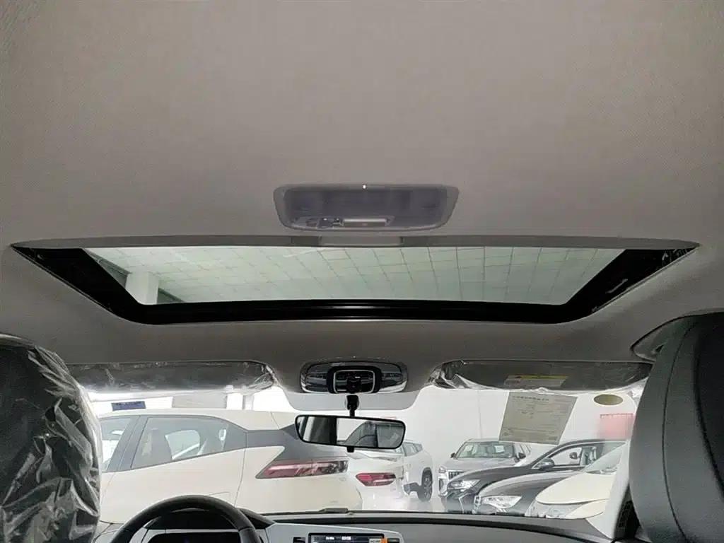 Hyundai Elantra 2023 1.5L CVT GLX Elite Edition — миниатюра 17