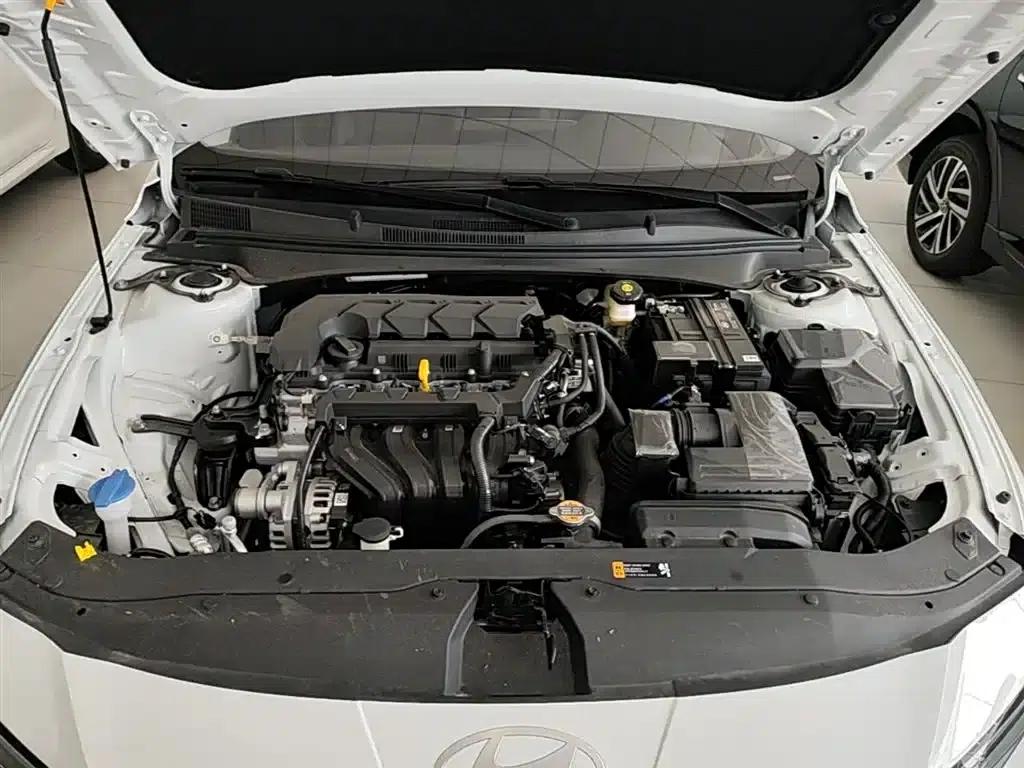 Hyundai Elantra 2023 1.5L CVT GLX Elite Edition — миниатюра 19