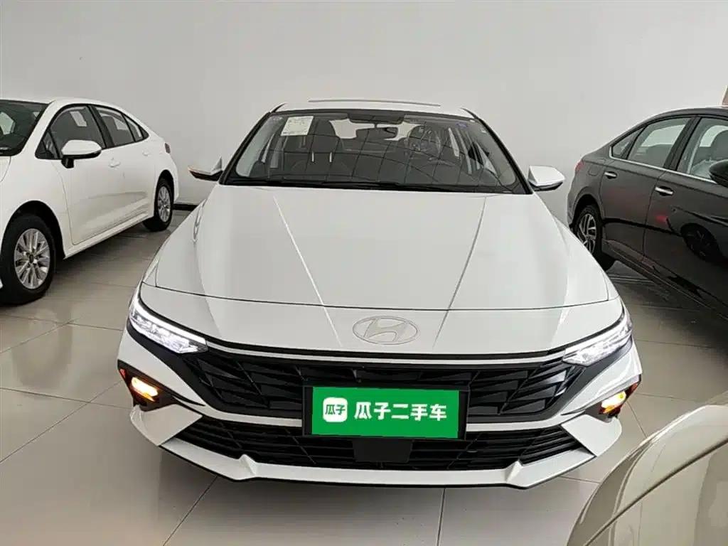 Hyundai Elantra 2023 1.5L CVT GLX Elite Edition — миниатюра 3