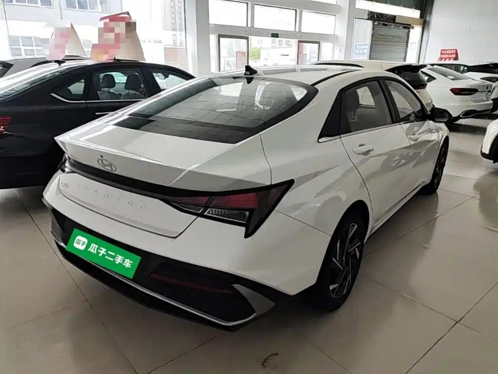 Hyundai Elantra 2023 1.5L CVT GLX Elite Edition — миниатюра 6