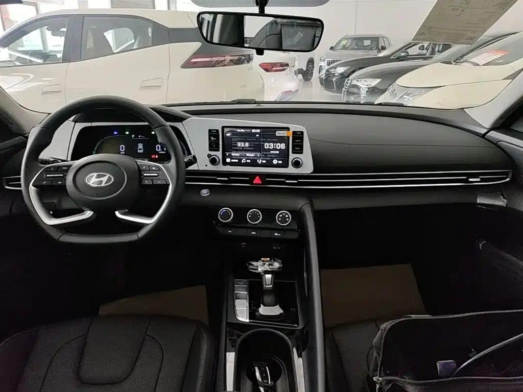 Hyundai Elantra 2023 1.5L CVT GLX Elite Edition — миниатюра 9