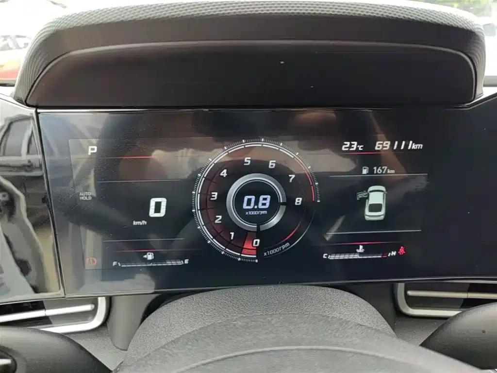 Hyundai Elantra 2022 1.5L CVT LUX Premium Edition — миниатюра 12
