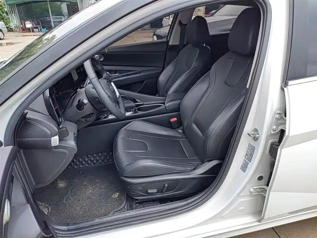 Hyundai Elantra 2022 1.5L CVT LUX Premium Edition — миниатюра 15