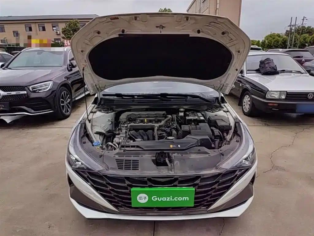 Hyundai Elantra 2022 1.5L CVT LUX Premium Edition — миниатюра 20