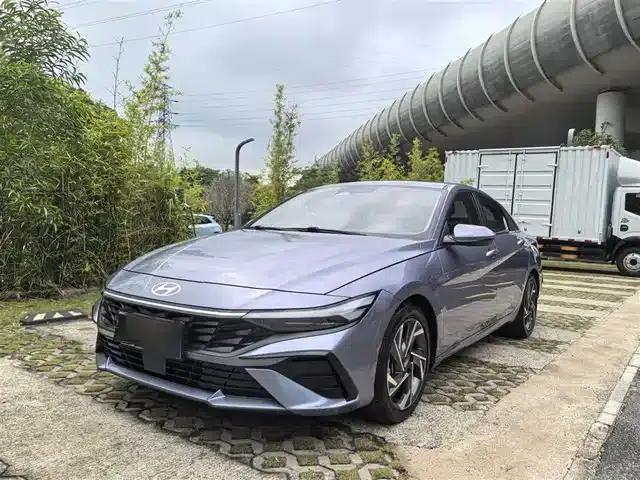 Hyundai Elantra 2023 1.5L CVT LUX Premium Edition