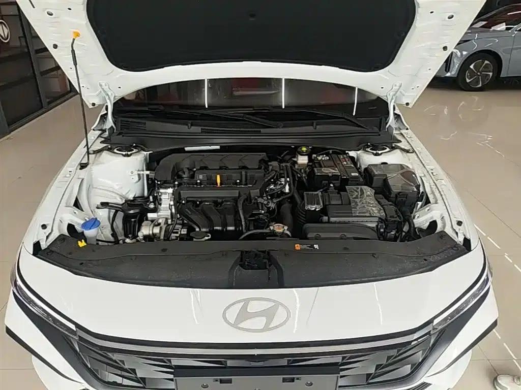Hyundai Elantra 2023 1.5L CVT GLX Elite Edition — миниатюра 20
