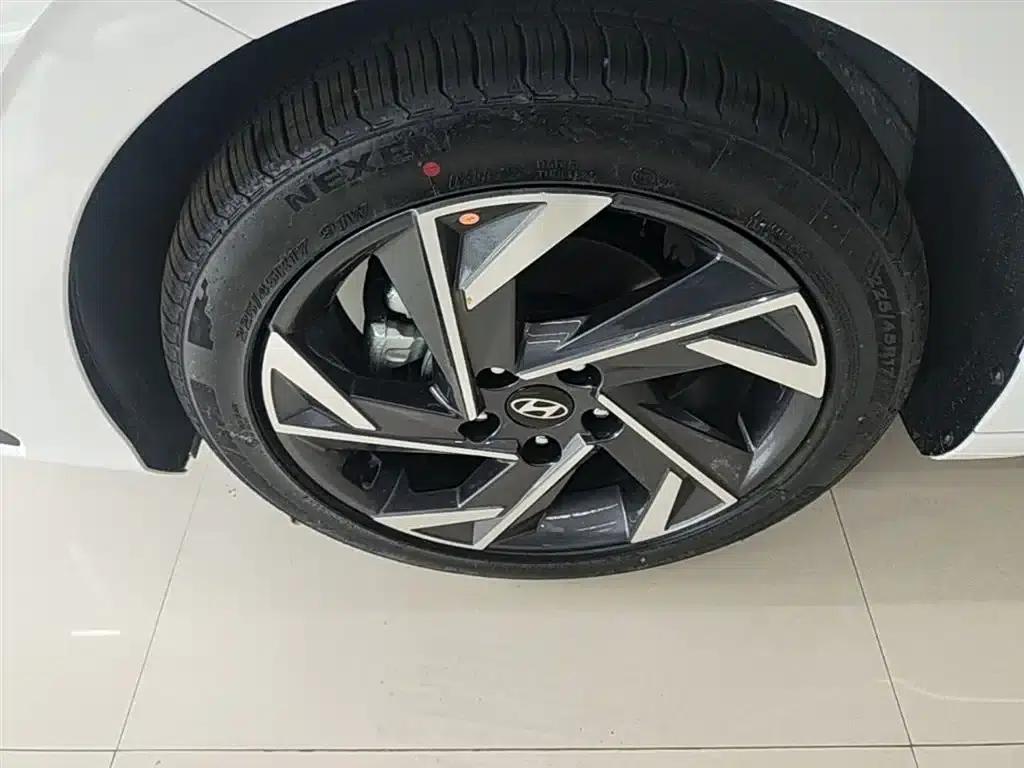 Hyundai Elantra 2023 1.5L CVT GLX Elite Edition — миниатюра 23