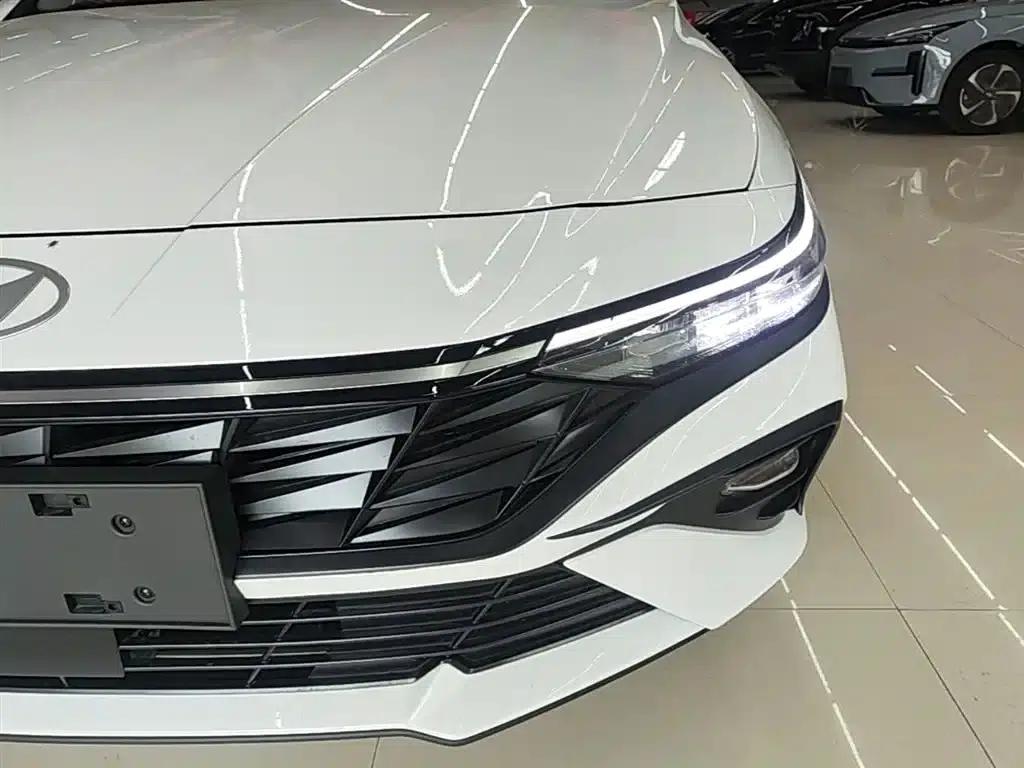 Hyundai Elantra 2023 1.5L CVT GLX Elite Edition — миниатюра 24