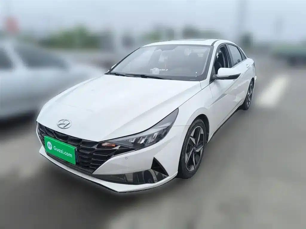 Hyundai Elantra 2022 1.5L CVT LUX Premium Edition — миниатюра 1