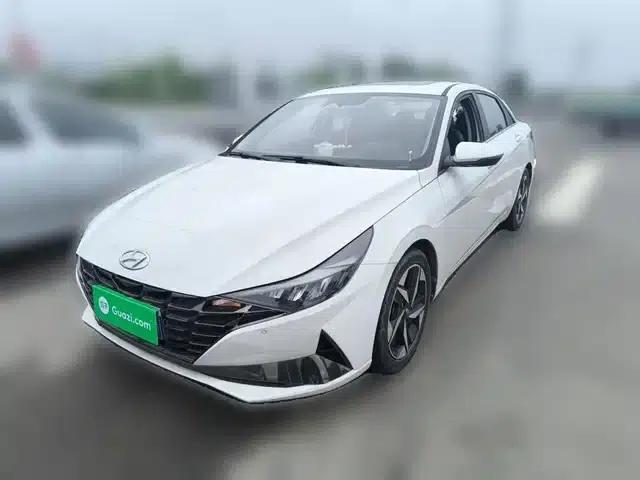 Hyundai Elantra 2022 1.5L CVT LUX Premium Edition