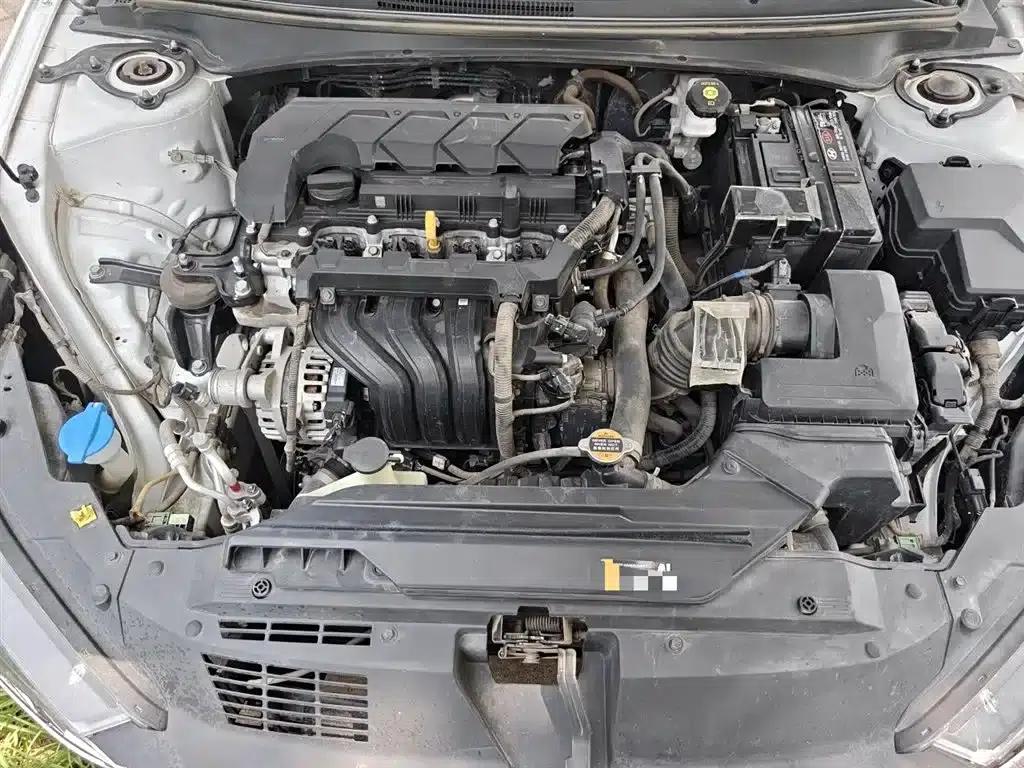 Hyundai Elantra 2021 1.5L CVT LUX Premium Edition — миниатюра 11
