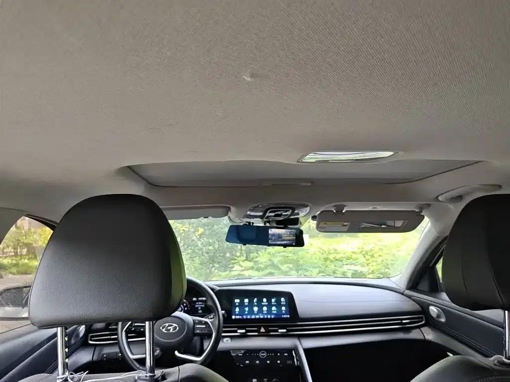 Hyundai Elantra 2021 1.5L CVT LUX Premium Edition — миниатюра 9