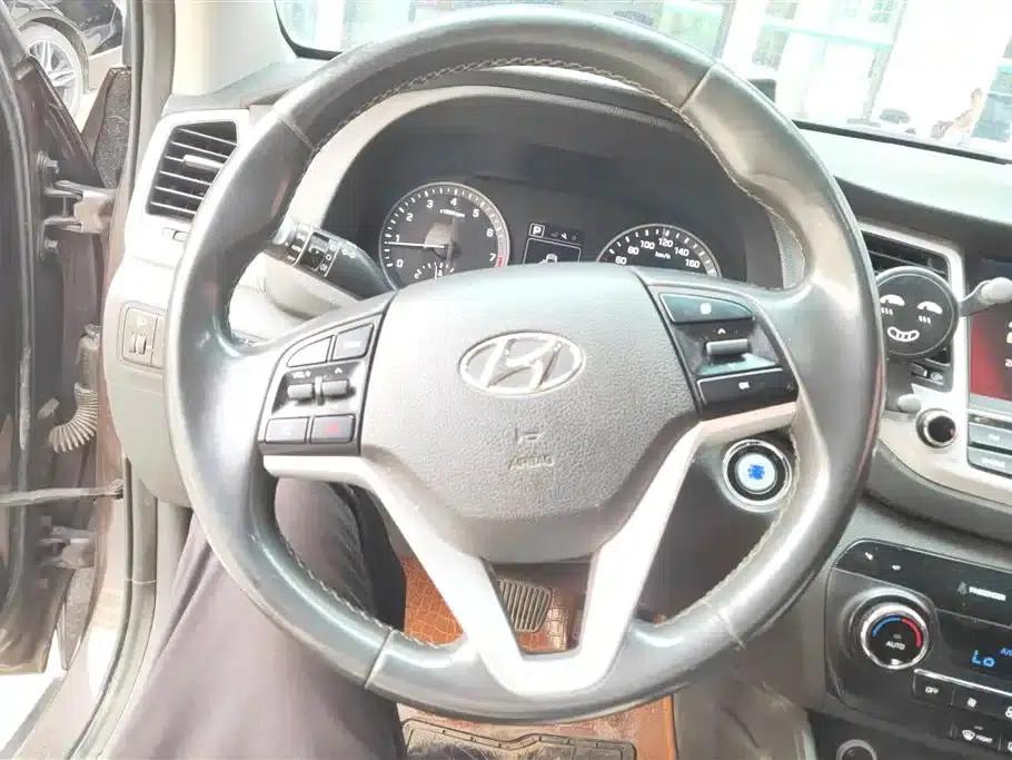 Tucson 2015 1.6T Dual-Clutch Two-Wheel Drive Comfort Model — миниатюра 15