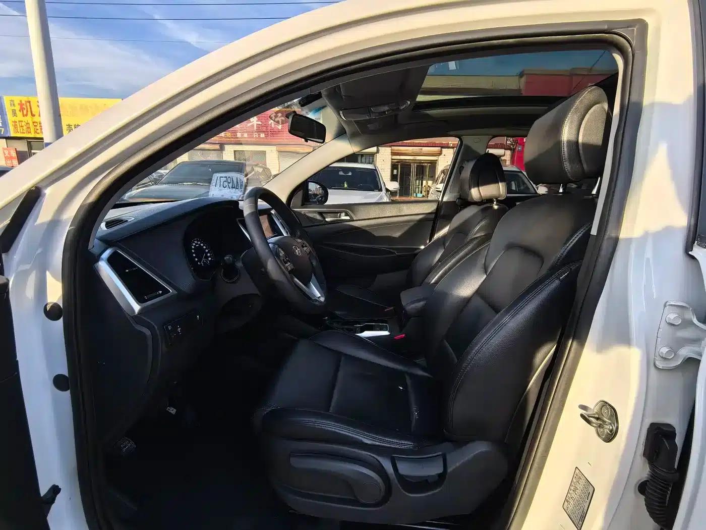 Tucson 2015 1.6T Dual-Clutch Two-Wheel Drive Intelligent Model — миниатюра 8
