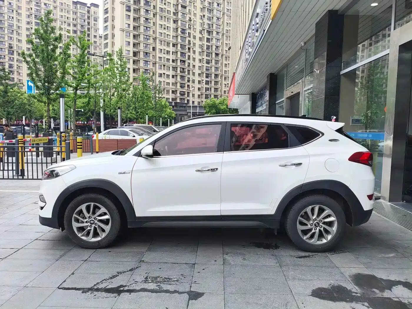 Tucson 2018 1.6T Dual-Clutch Two-Wheel Drive 15th Anniversary Special Edition — миниатюра 11