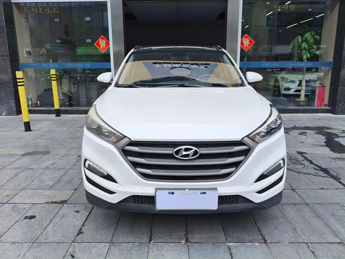 Tucson 2018 1.6T Dual-Clutch Two-Wheel Drive 15th Anniversary Special Edition — миниатюра 3