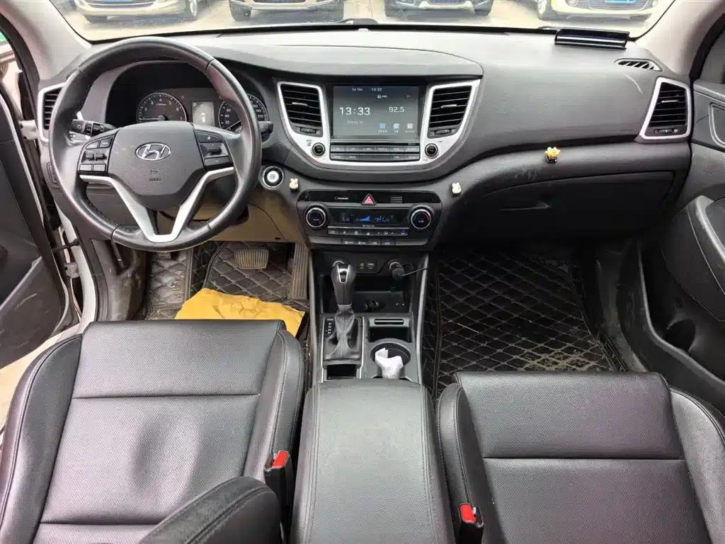 Tucson 2018 1.6T Dual-Clutch Two-Wheel Drive 15th Anniversary Special Edition — миниатюра 10