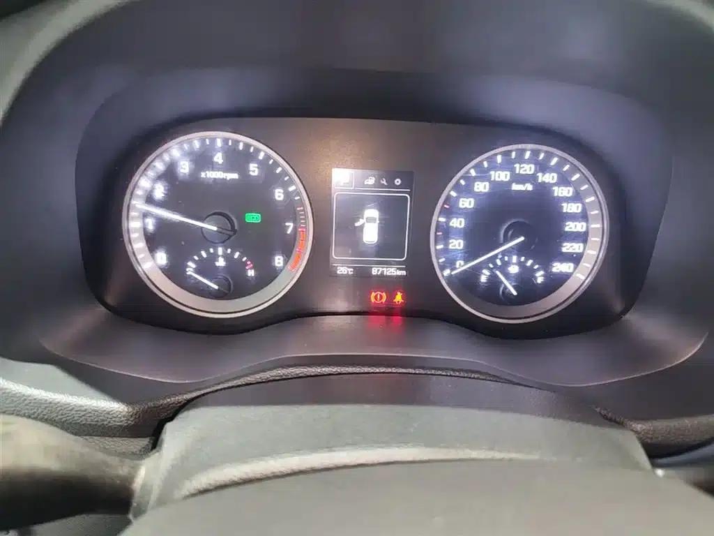 Tucson 2015 1.6T Dual-Clutch Two-Wheel Drive Intelligent Model — миниатюра 12