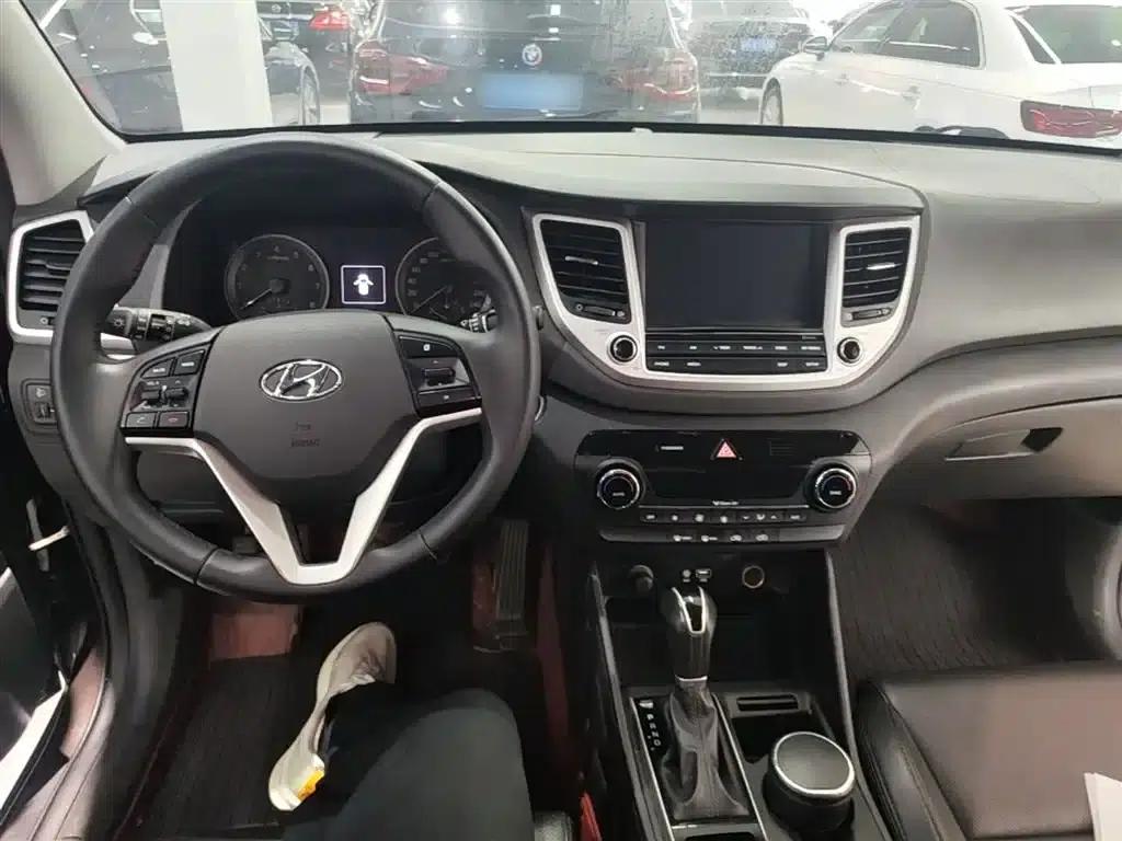 Tucson 2015 1.6T Dual-Clutch Two-Wheel Drive Intelligent Model — миниатюра 10