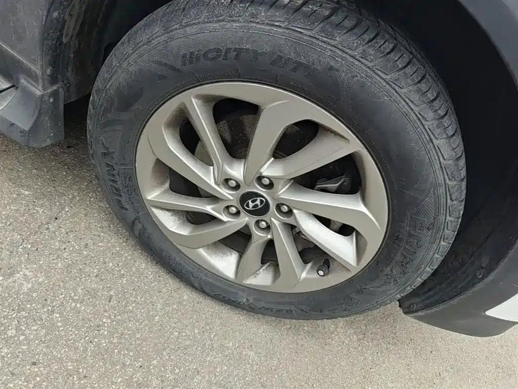 Tucson 2015 1.6T Dual-Clutch Two-Wheel Drive Intelligent Model — миниатюра 14