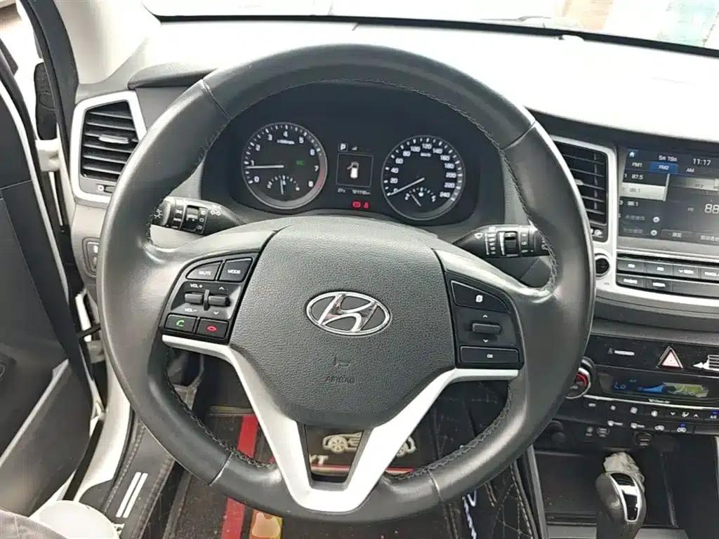Tucson 2015 1.6T Dual-Clutch Two-Wheel Drive Intelligent Model — миниатюра 17