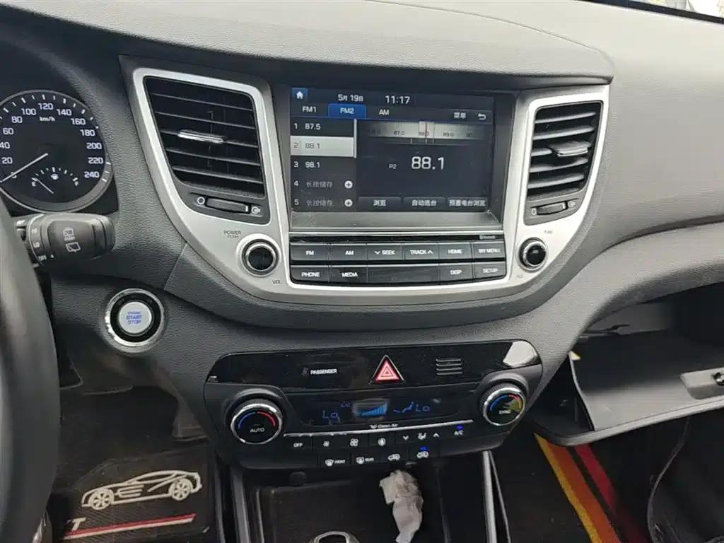Tucson 2015 1.6T Dual-Clutch Two-Wheel Drive Intelligent Model — миниатюра 20