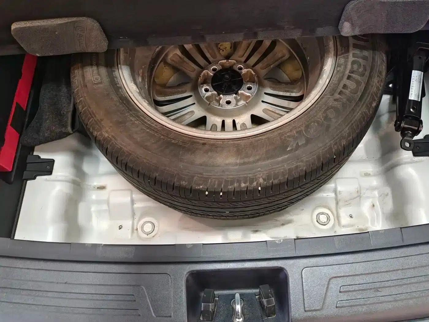 Beijing Hyundai ix35 2015 2.0L Automatic 2WD Smart Model (National IV Emission Standard) — миниатюра 15