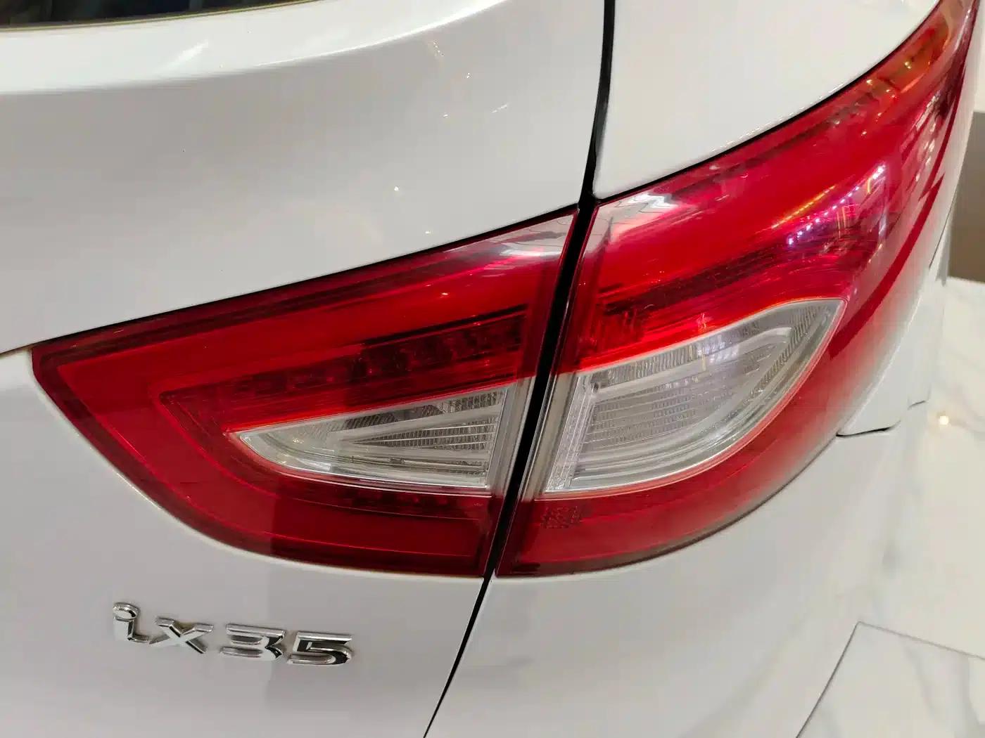 Beijing Hyundai ix35 2015 2.0L Automatic 2WD Smart Model (National IV Emission Standard) — миниатюра 16