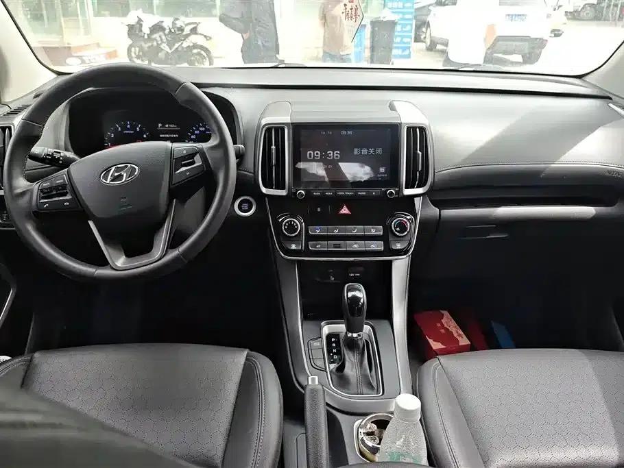 Beijing Hyundai ix35 2018 2.0L Automatic 2WD Smart & Enjoy Edition — миниатюра 12