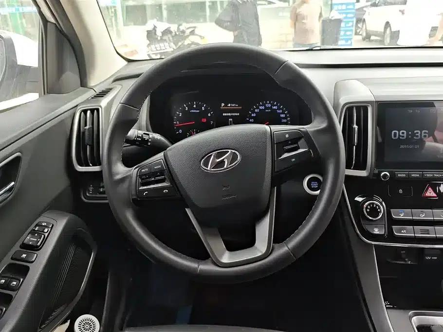 Beijing Hyundai ix35 2018 2.0L Automatic 2WD Smart & Enjoy Edition — миниатюра 15