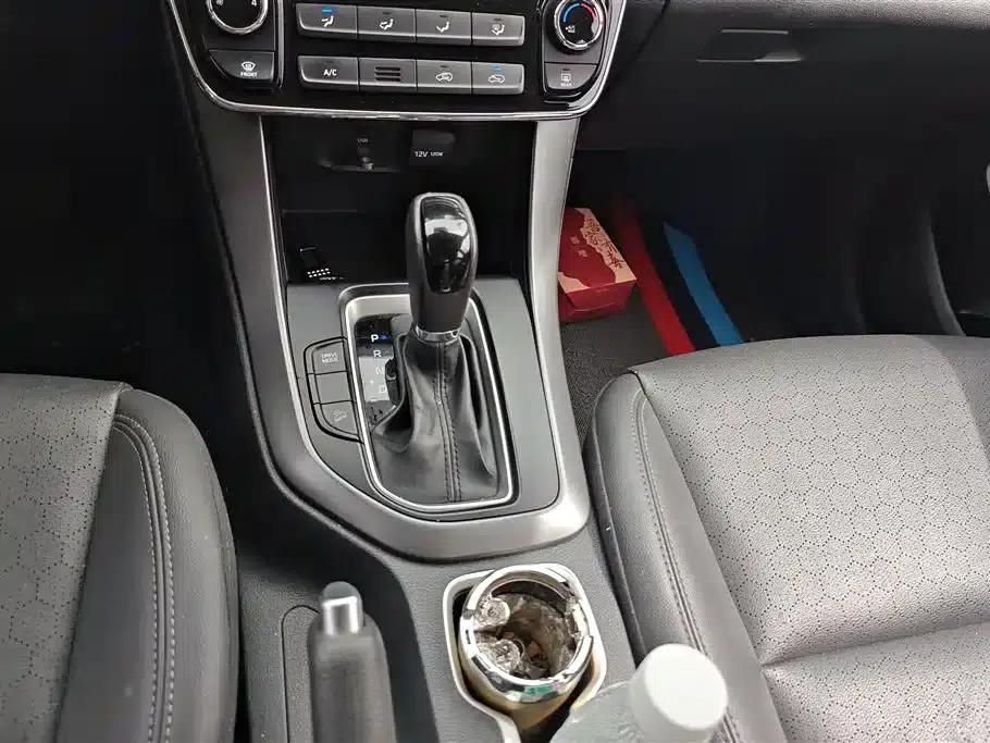Beijing Hyundai ix35 2018 2.0L Automatic 2WD Smart & Enjoy Edition — миниатюра 16