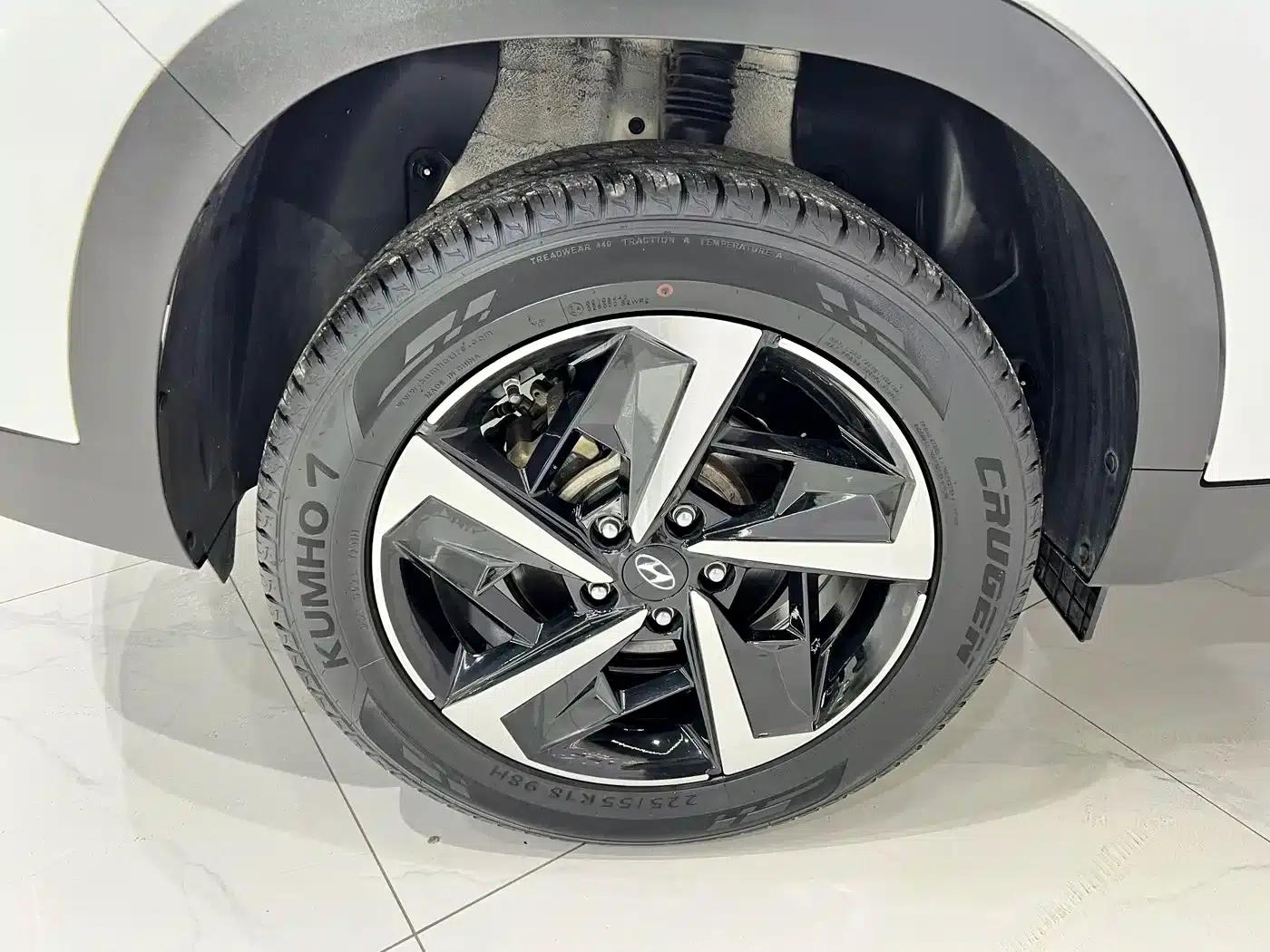 Beijing Hyundai ix35 2021 240TGDi DCT 2WD GLS Leading Edition — миниатюра 19