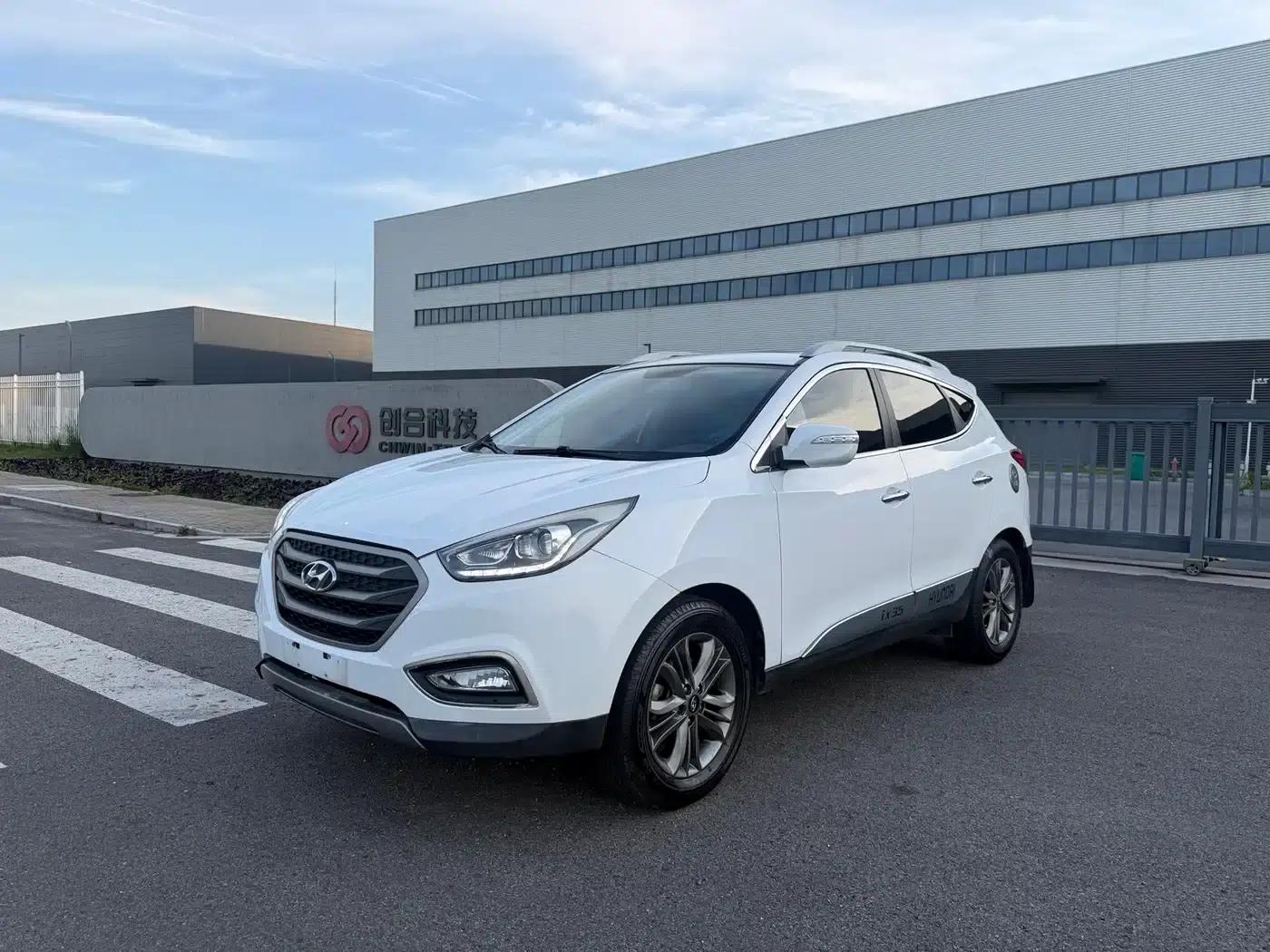 Beijing Hyundai ix35 2013 2.0L Automatic 2WD Smart GLS (National IV Emission Standard) — миниатюра 1