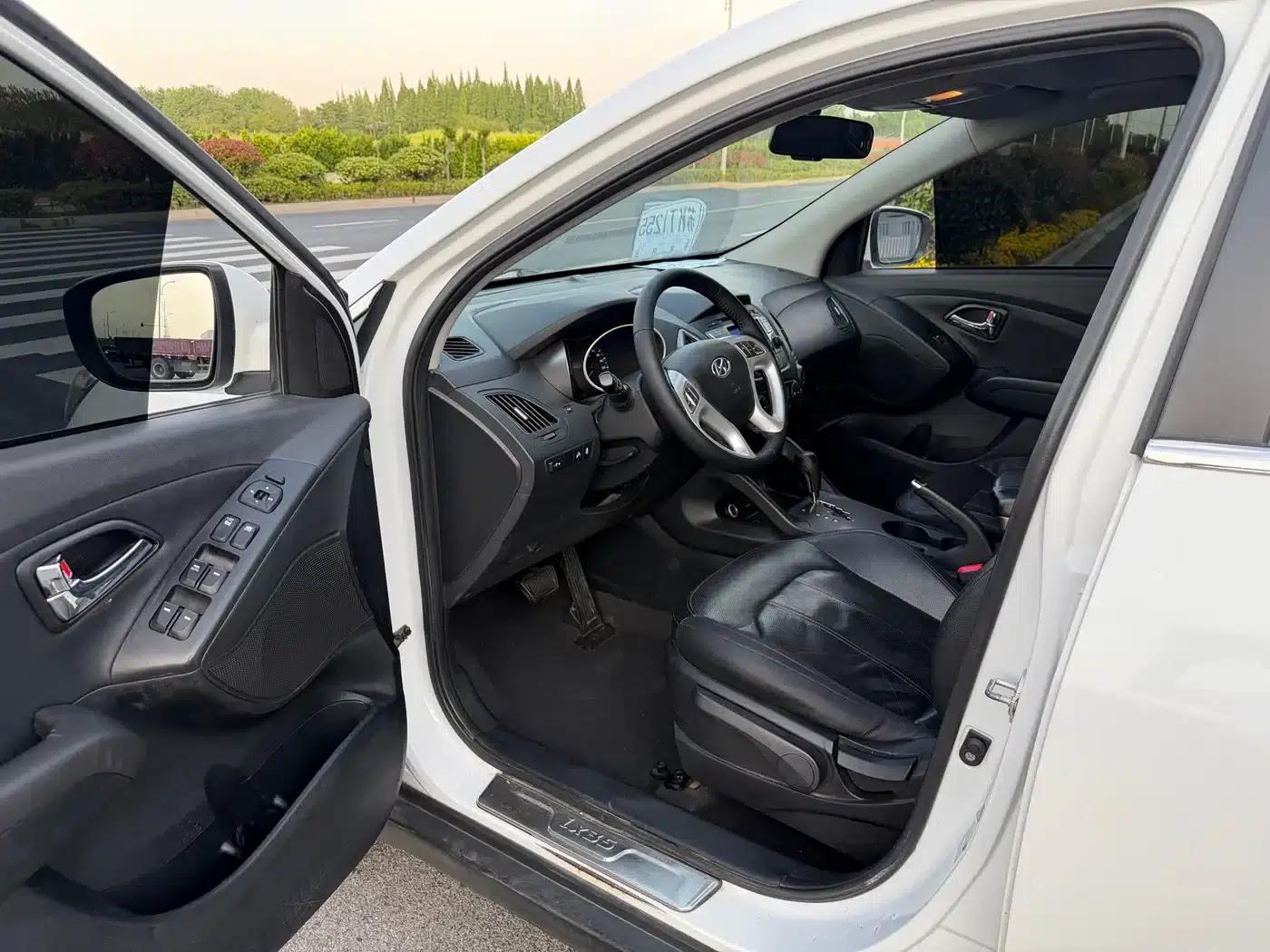 Beijing Hyundai ix35 2013 2.0L Automatic 2WD Smart GLS (National IV Emission Standard) — миниатюра 4