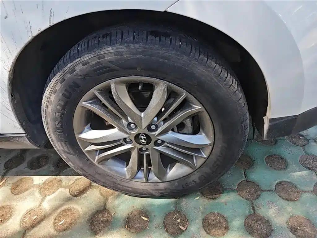 Beijing Hyundai ix35 2013 2.0L Automatic 2WD Smart GLS (National V Emission Standard) — миниатюра 14