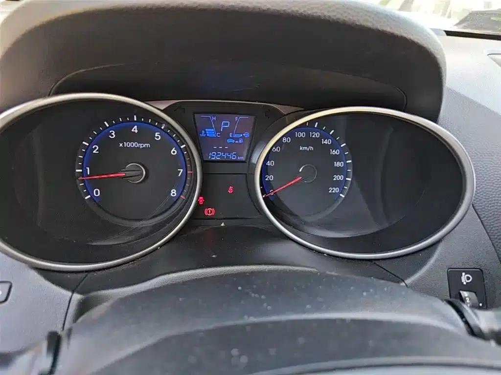 Beijing Hyundai ix35 2013 2.0L Automatic 2WD Smart GLS (National V Emission Standard) — миниатюра 19