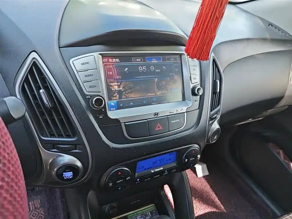 Beijing Hyundai ix35 2013 2.0L Automatic 2WD Smart GLS (National V Emission Standard) — миниатюра 20