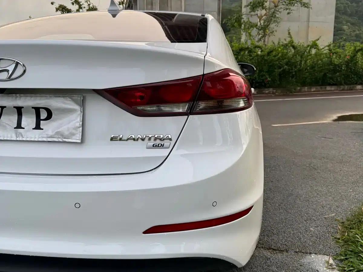 Hyundai Elantra 2016 1.6L Automatic Smart Elite Edition — миниатюра 12