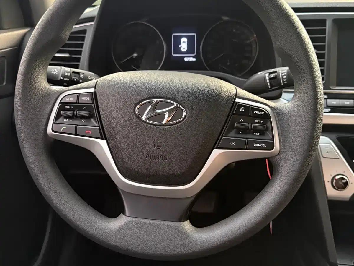 Hyundai Elantra 2016 1.6L Automatic Smart Elite Edition — миниатюра 16
