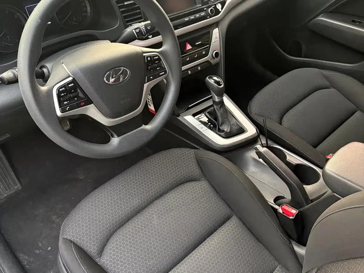 Hyundai Elantra 2016 1.6L Automatic Smart Elite Edition — миниатюра 19