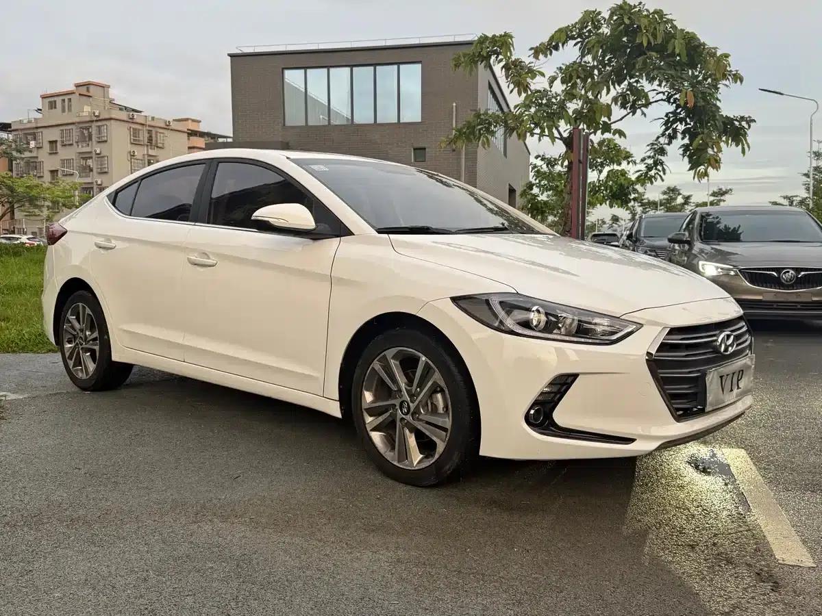 Hyundai Elantra 2016 1.6L Automatic Smart Elite Edition — миниатюра 3