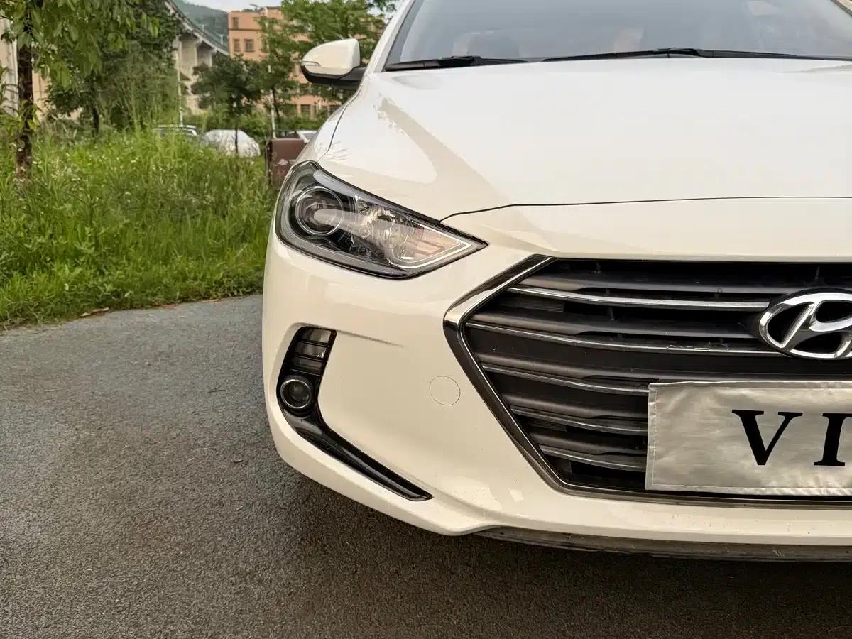 Hyundai Elantra 2016 1.6L Automatic Smart Elite Edition — миниатюра 7