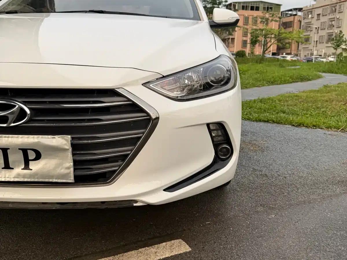 Hyundai Elantra 2016 1.6L Automatic Smart Elite Edition — миниатюра 9
