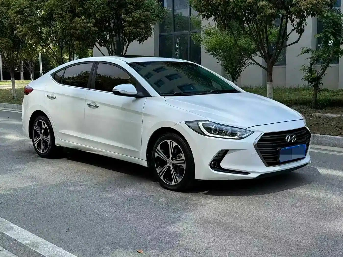 Hyundai Elantra 2018 1.4T Dual-Clutch Dynamic & Vitality Edition — миниатюра 3