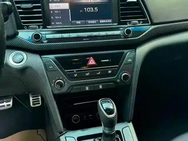 Hyundai Elantra 2018 1.4T Dual-Clutch Dynamic & Vitality Edition — миниатюра 9