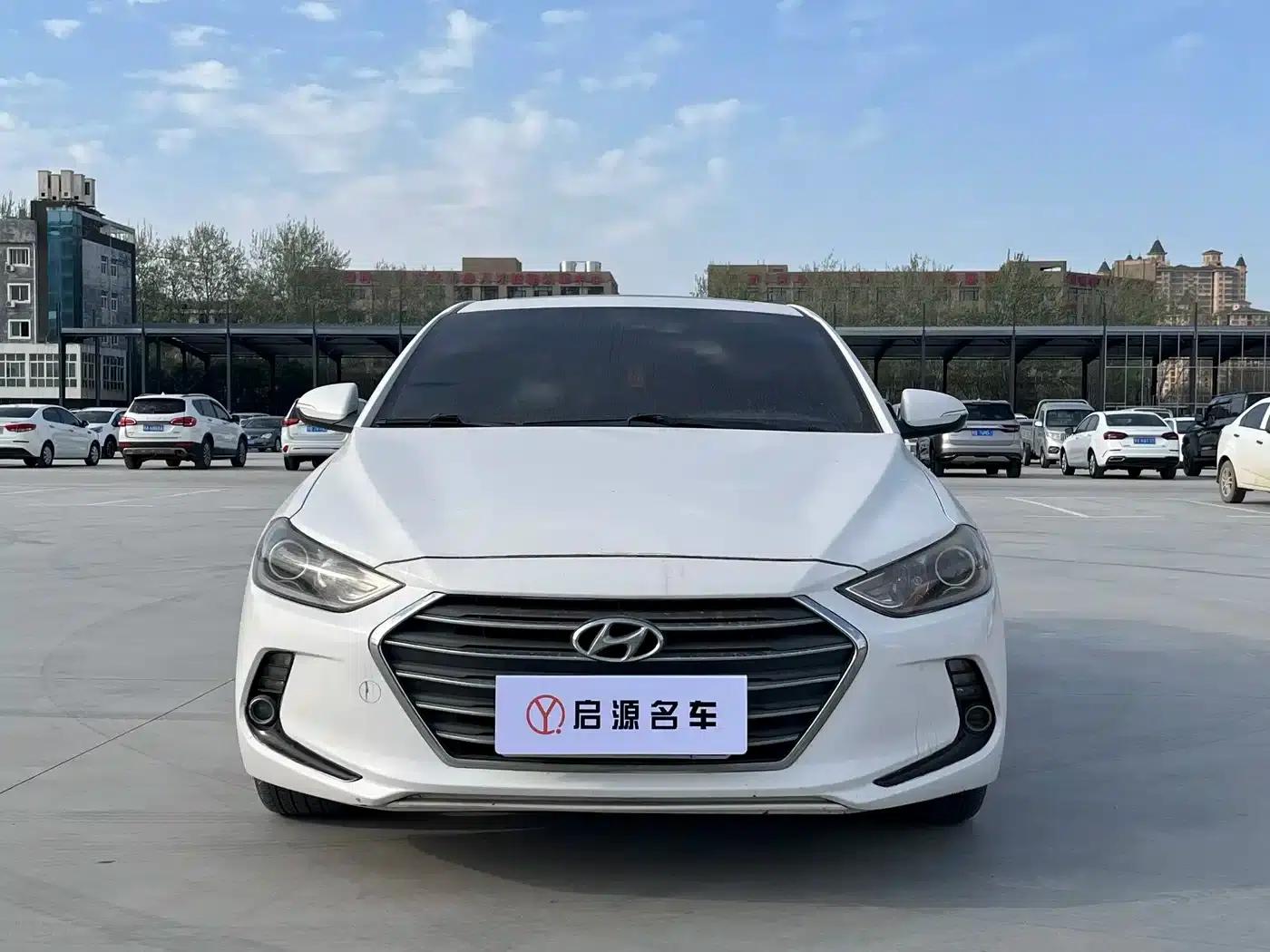 Hyundai Elantra 2016 1.6L Automatic Smart Elite Edition — миниатюра 2