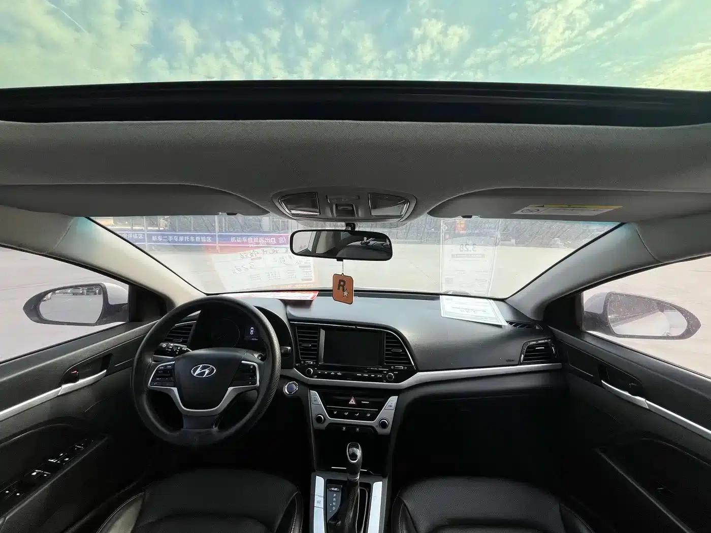 Hyundai Elantra 2016 1.6L Automatic Smart Elite Edition — миниатюра 13